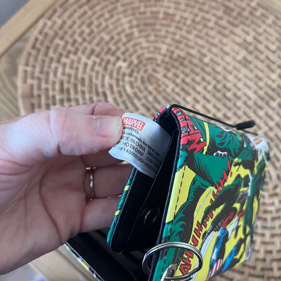 Marvel Comics Captain America Trifold Wallet Faux Leather - Picture 3 of 6